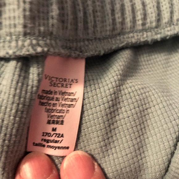 Victoria Secrets 2 Piece Lounge Set Pullover Top Draw String Pants EUC - Picture 2 of 8